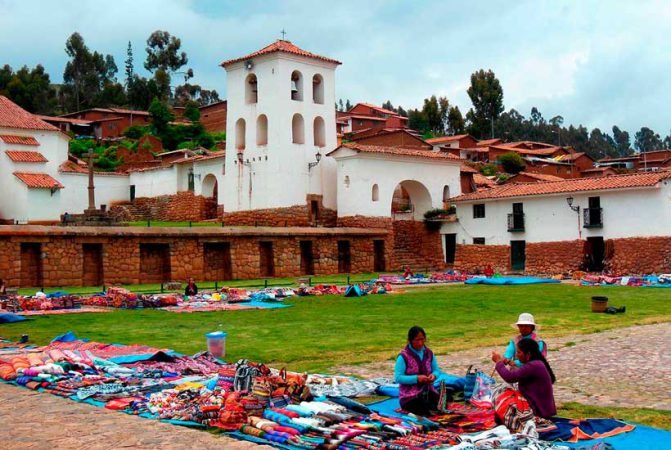 sacred-valley-day-trips-chinchero-market